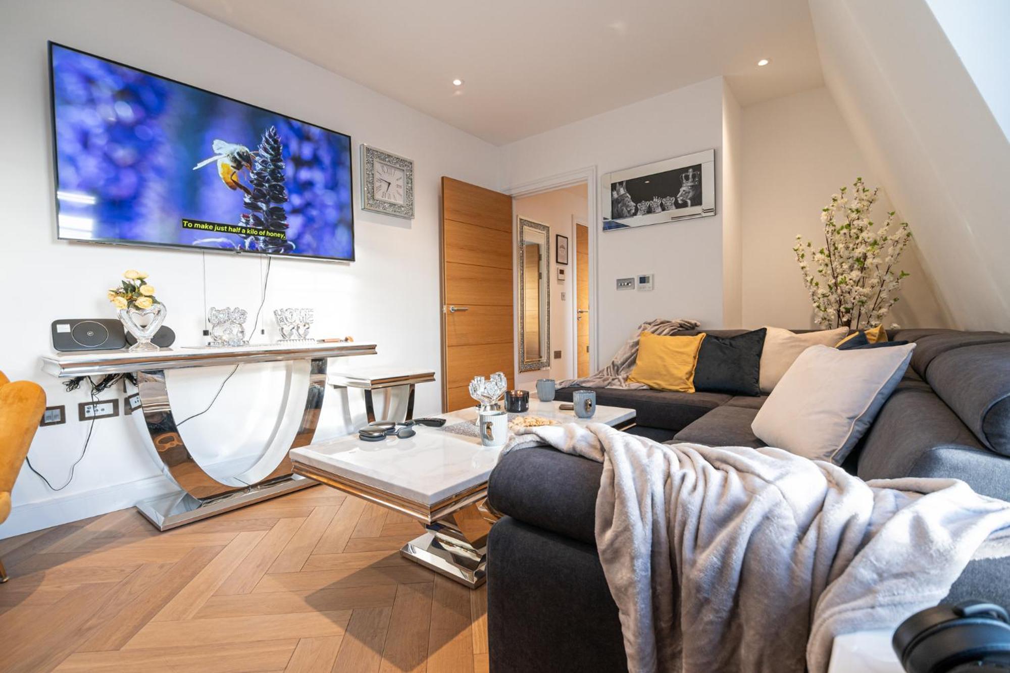 Stunning 1-Bedroom Penthouse In Marble Arch 72 London Exterior photo